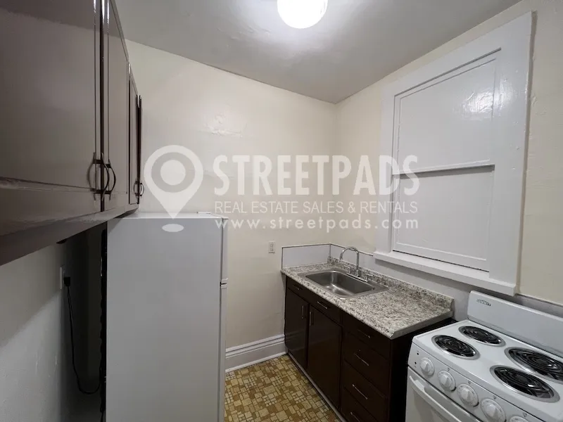 25 Park Dr, Fenway