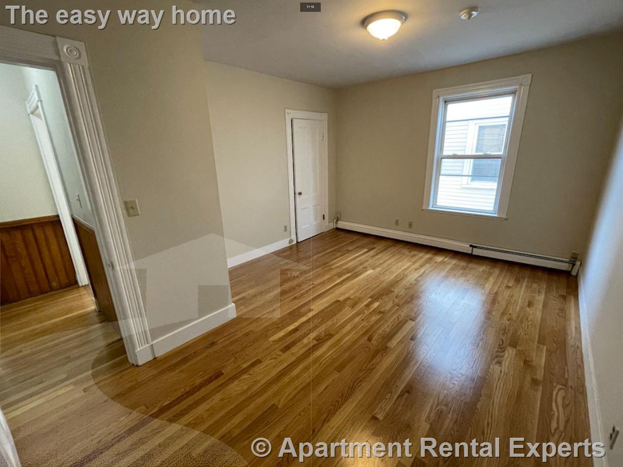 168 Putnam Ave, Riverside