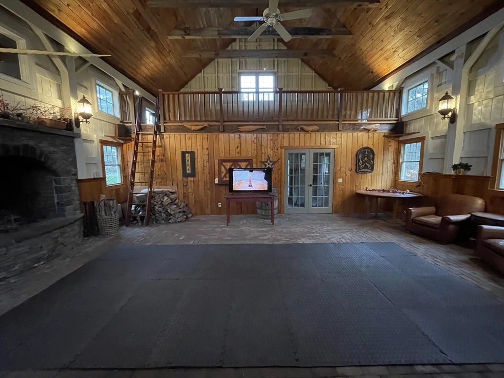 1 Pochick Ave, Nantucket