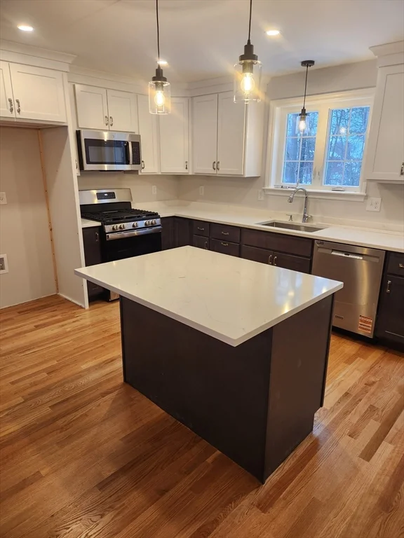 32 Four Seasons Dr, Hampstead