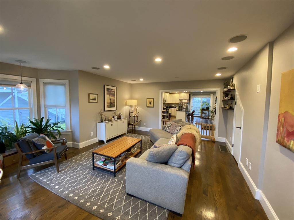 15 Oakdale, Jamaica Plain