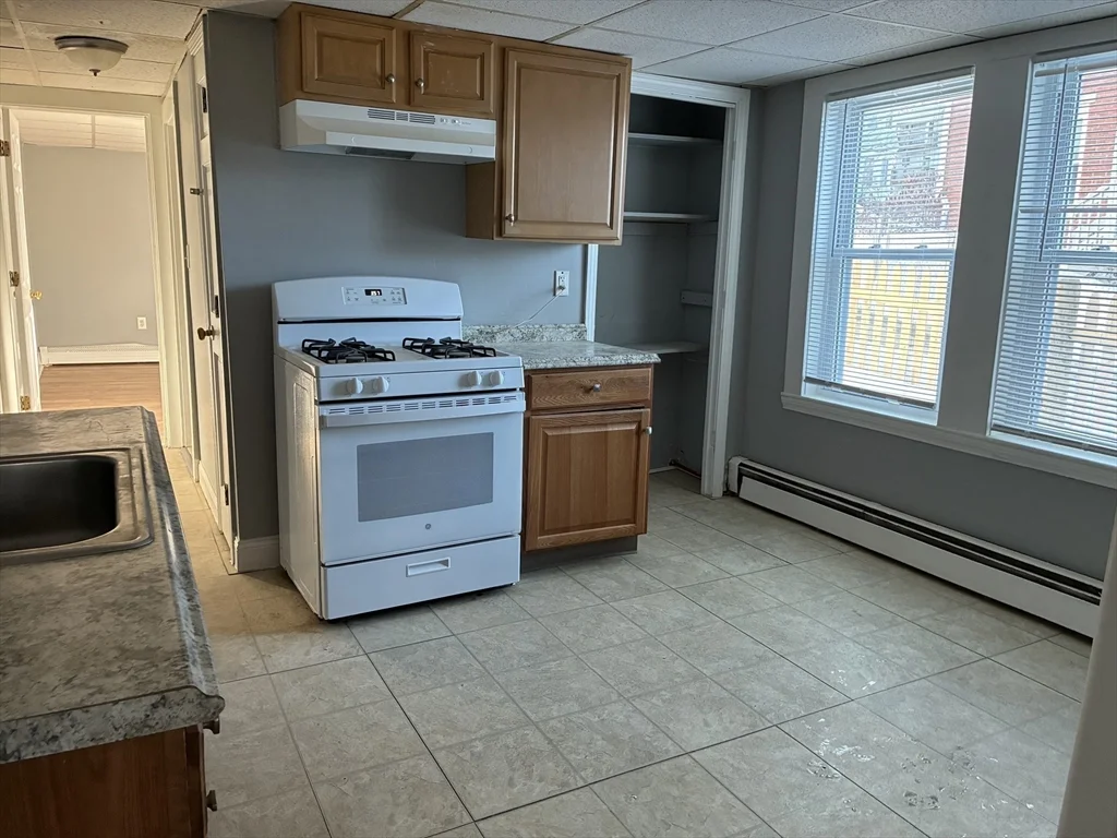 129 South Elm St, Bradford