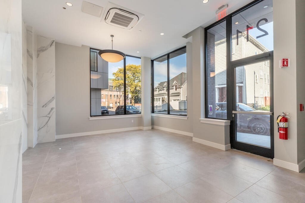 211 Green St, Jamaica Plain