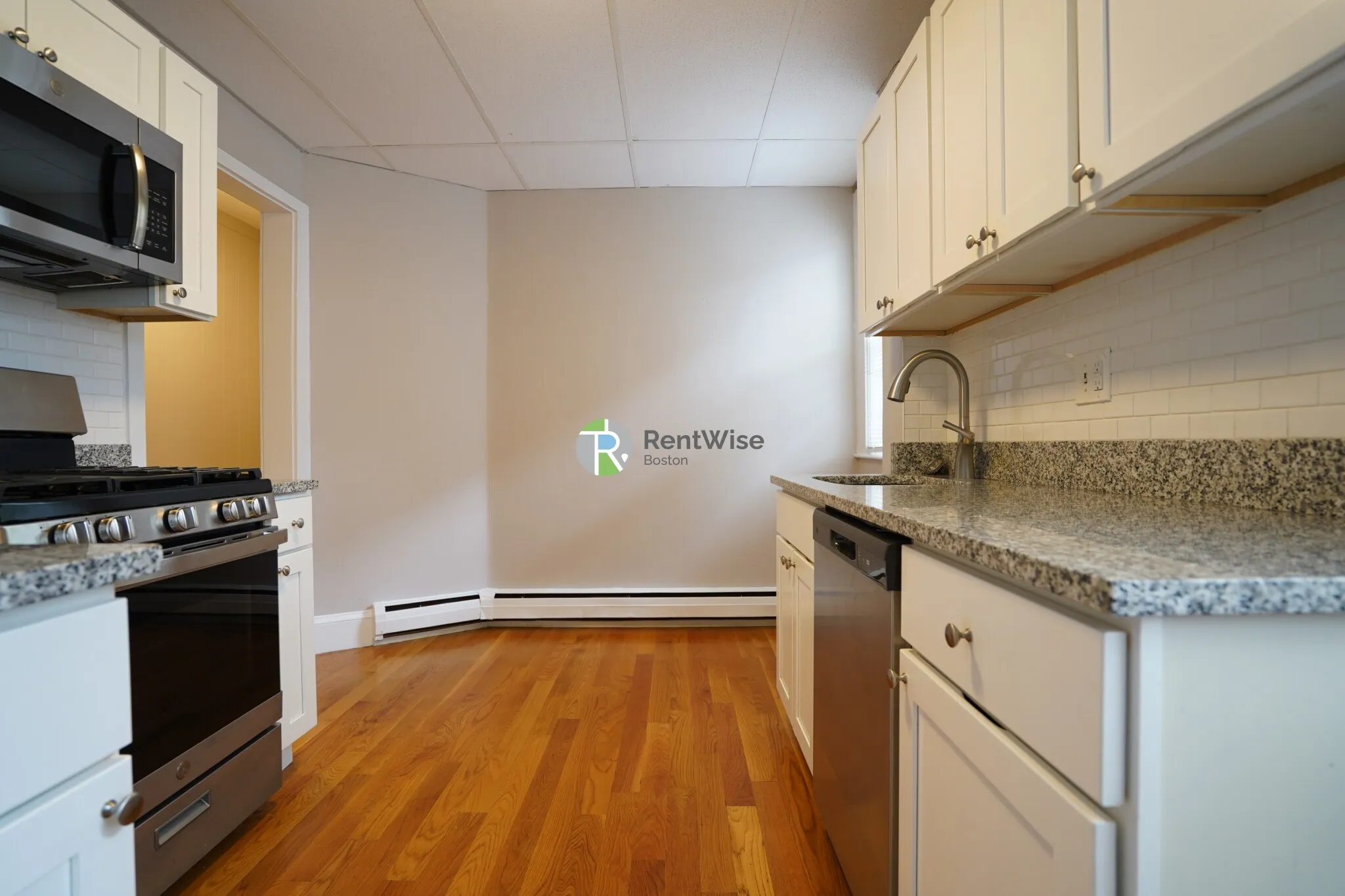 4 Ashford Ct, Allston