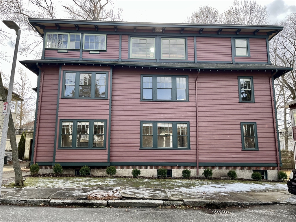 32 Goodrich Rd, Jamaica Plain