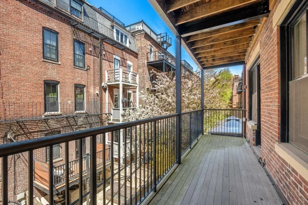 39 Clarendon St, South End