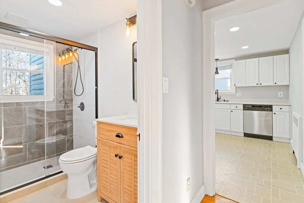 126 Washington Ave, Waltham