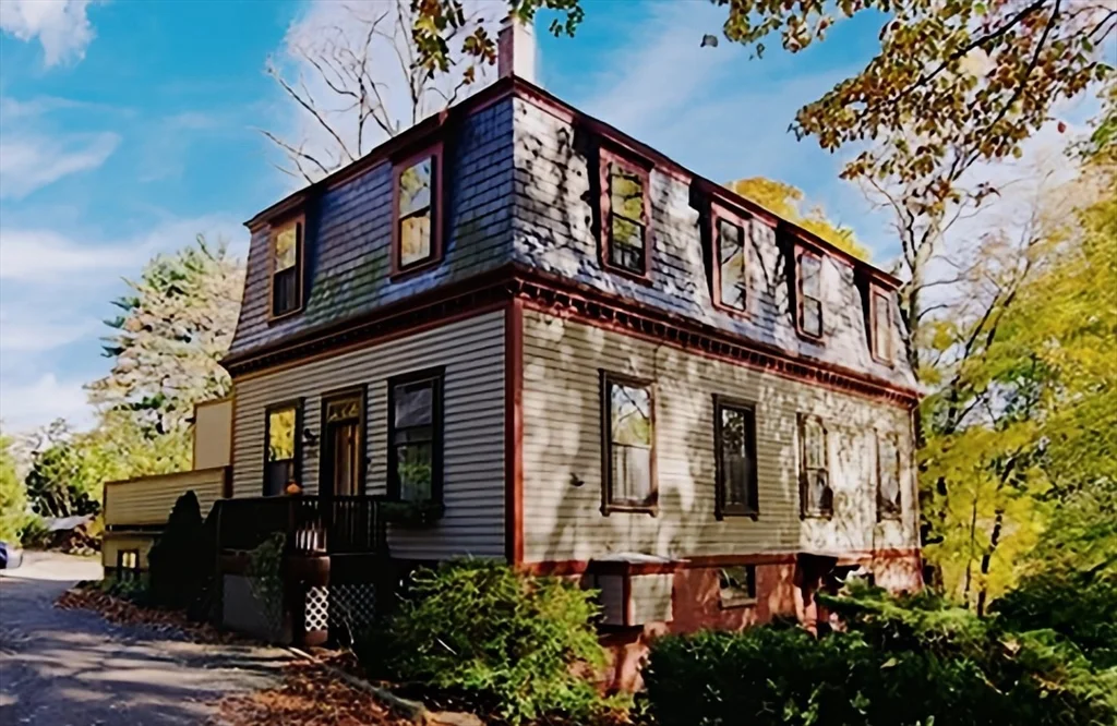 996 Centre St, Jamaica Plain