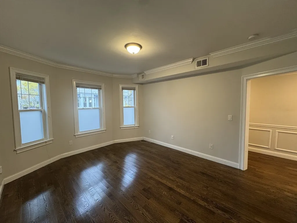 9 Cornwall St, Jamaica Plain