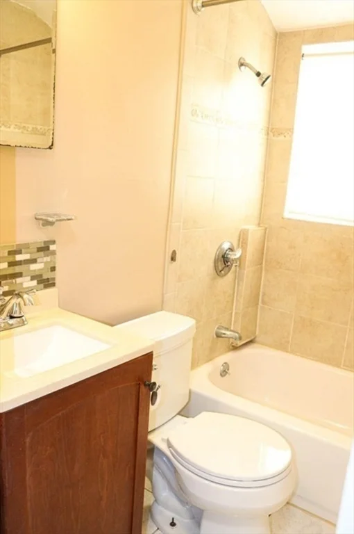 24 Quincy St, Quincy