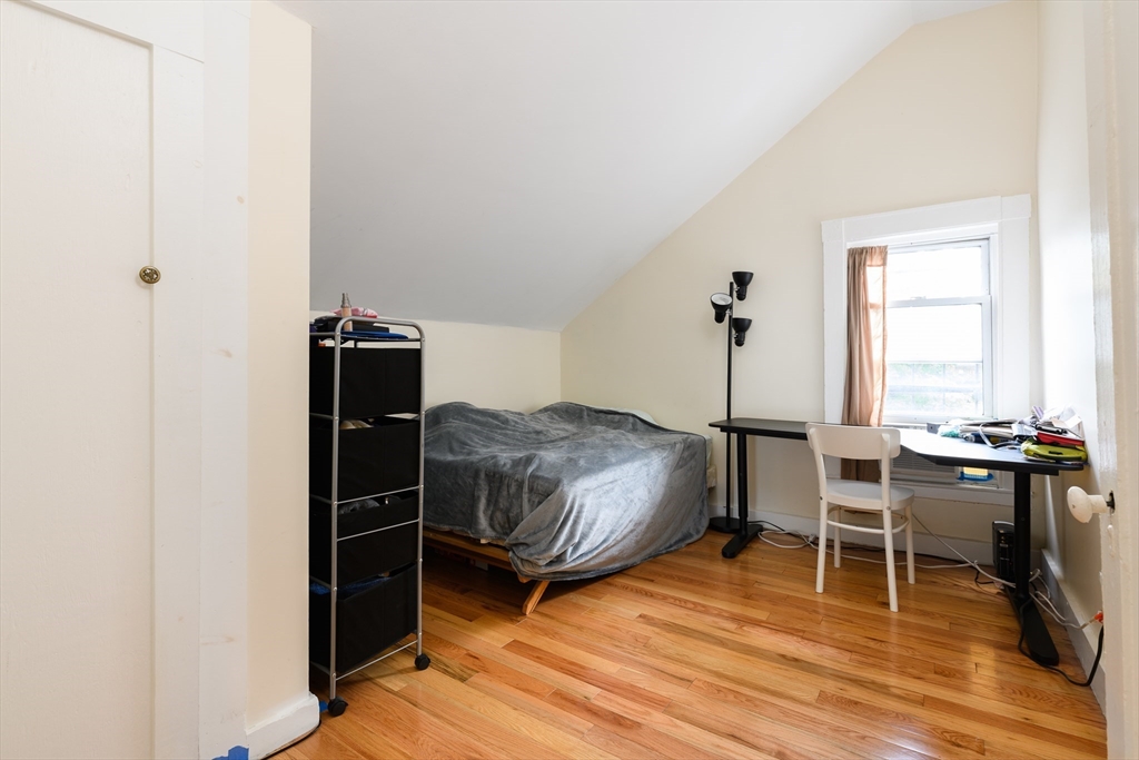 10 Trowbridge, Mid-Cambridge