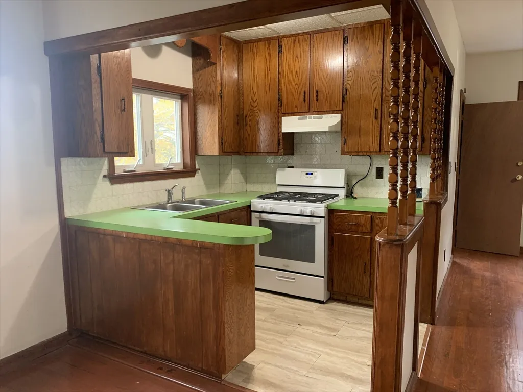 347 Lawton St, Fall River