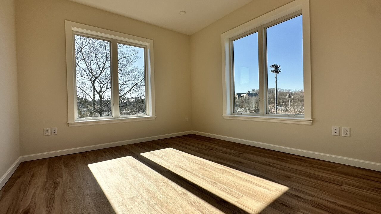 458 Washington St, Brighton