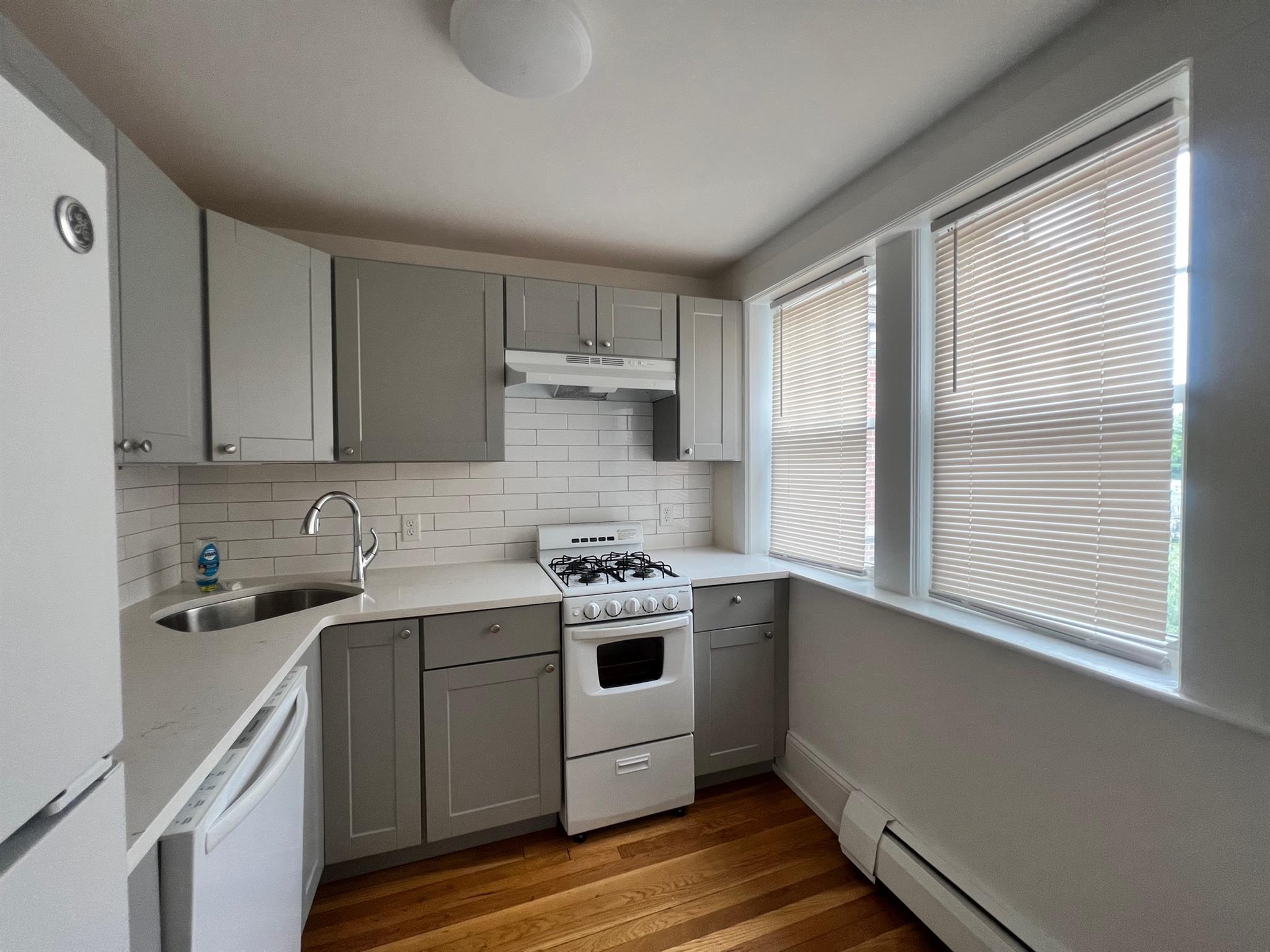 36 College Ave, Tufts