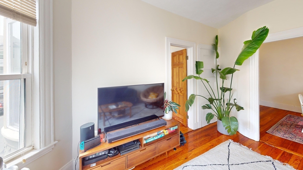 22 Boynton St, Jamaica Plain