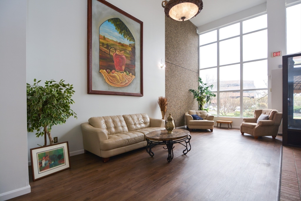 95 Audubon Rd, Wakefield