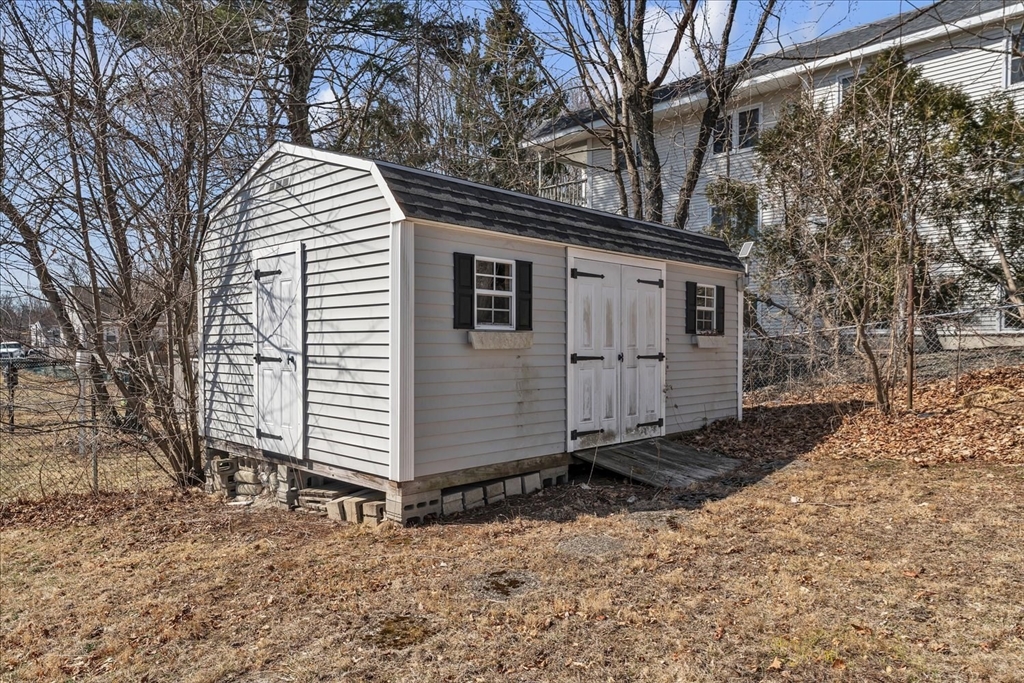 638 Main St, Walpole