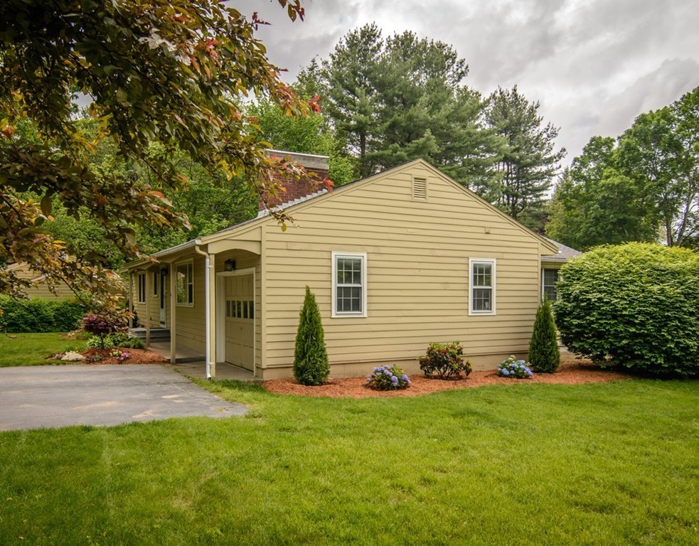 253 W Main St, Westborough