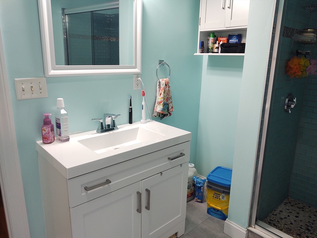 20 Fay Ct, Marlborough