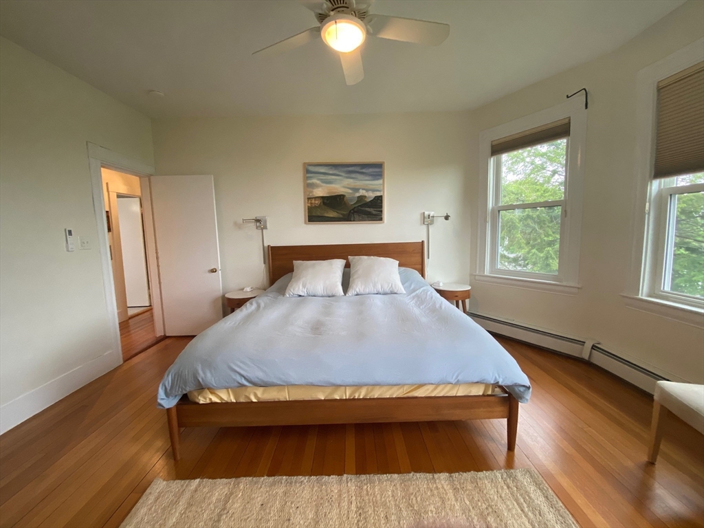 90 Robbins Rd, Arlington Heights