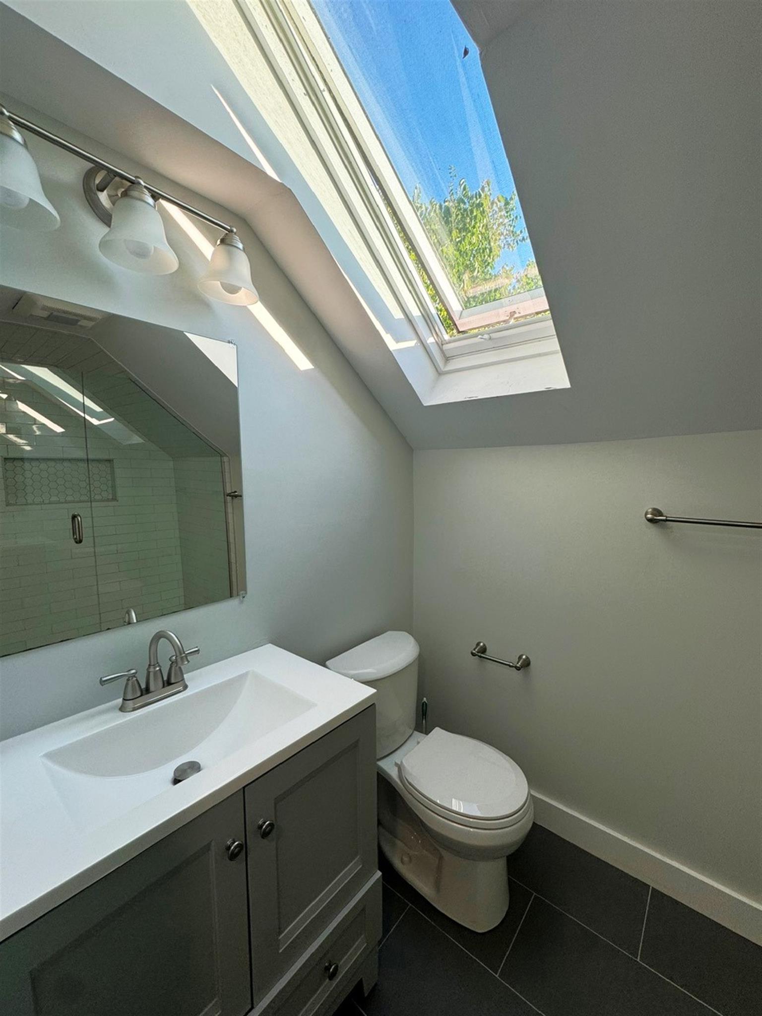 22 Harris Rd, Medford