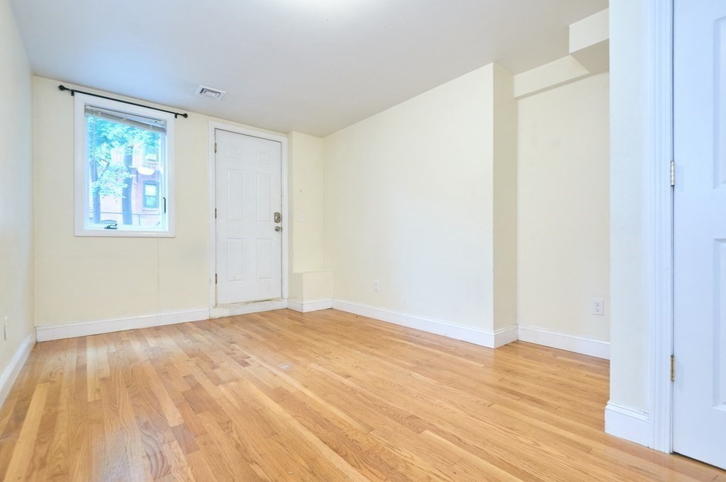 9 Mission St, Mission Hill