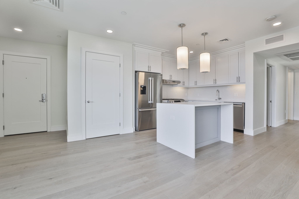 301 Border St, East Boston