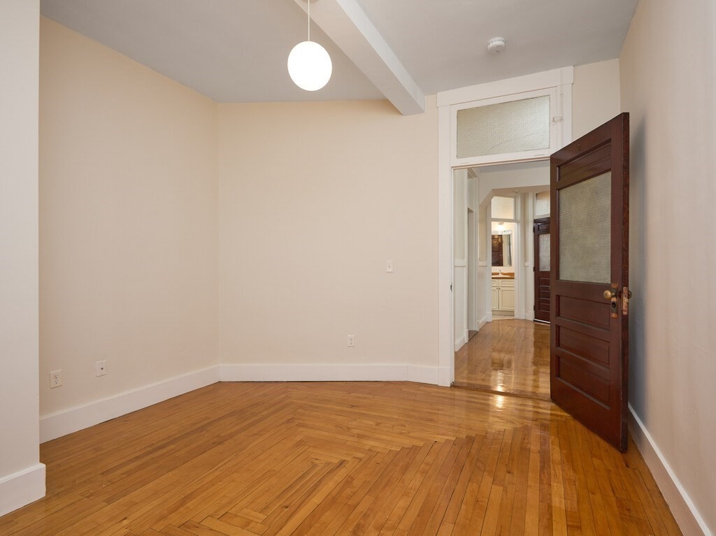 17 Hamilton St, Southbridge