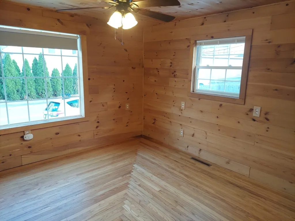 8 Phillips St, Attleboro