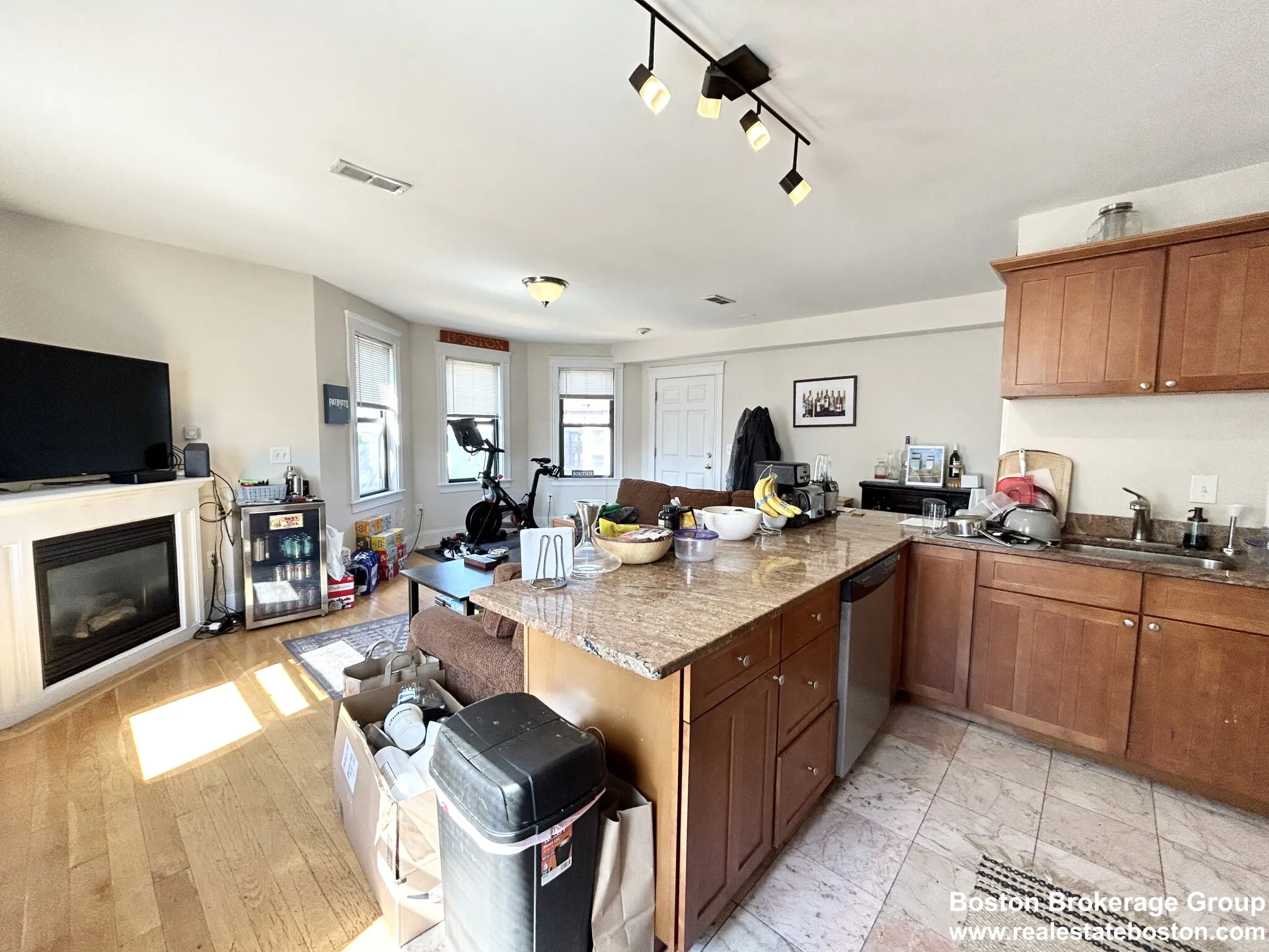 916 Dorchester Ave, Dorchester