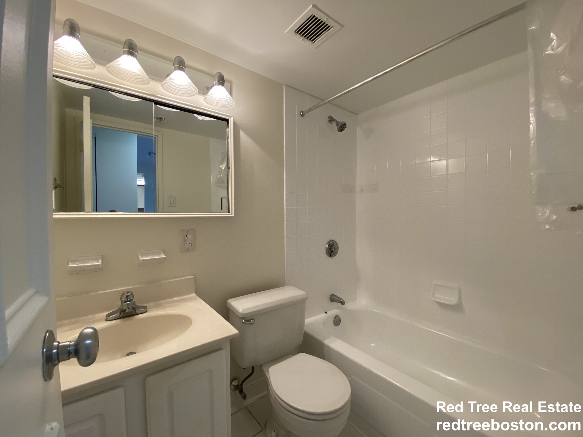 185 Freeman St, North Brookline