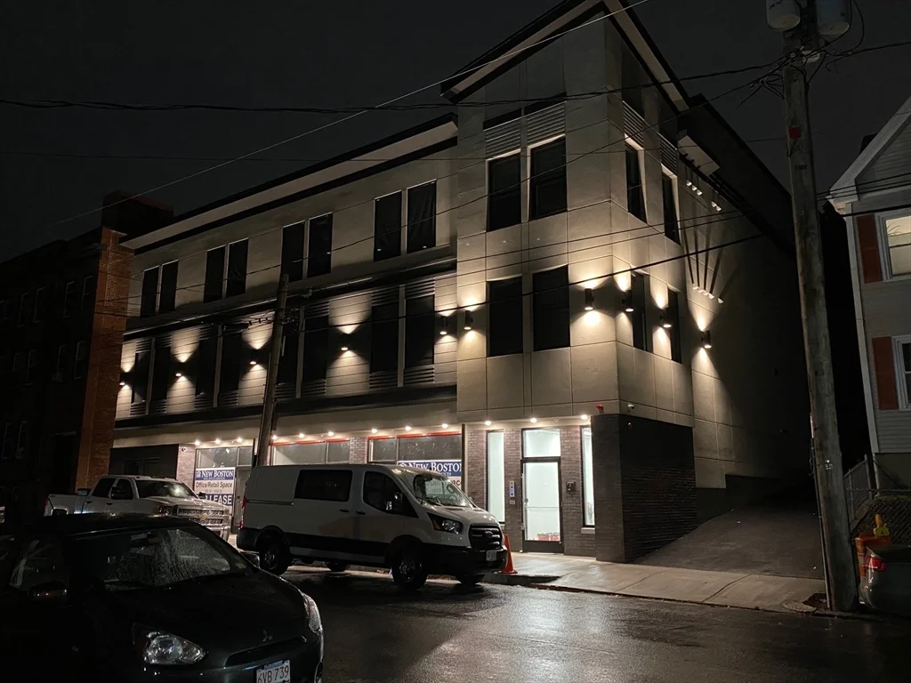 14 Yeamans St, Revere