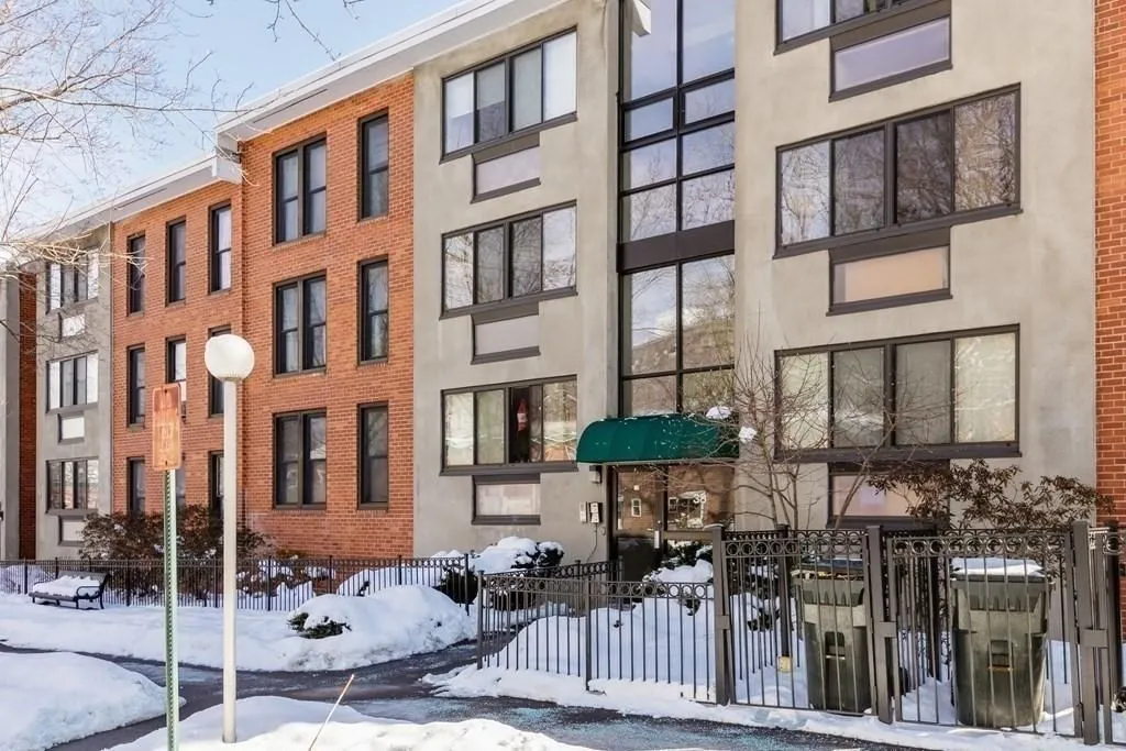 38 Juniper St, Brookline Village