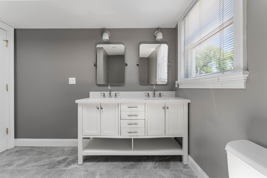 210-212 W 9th St, South Boston