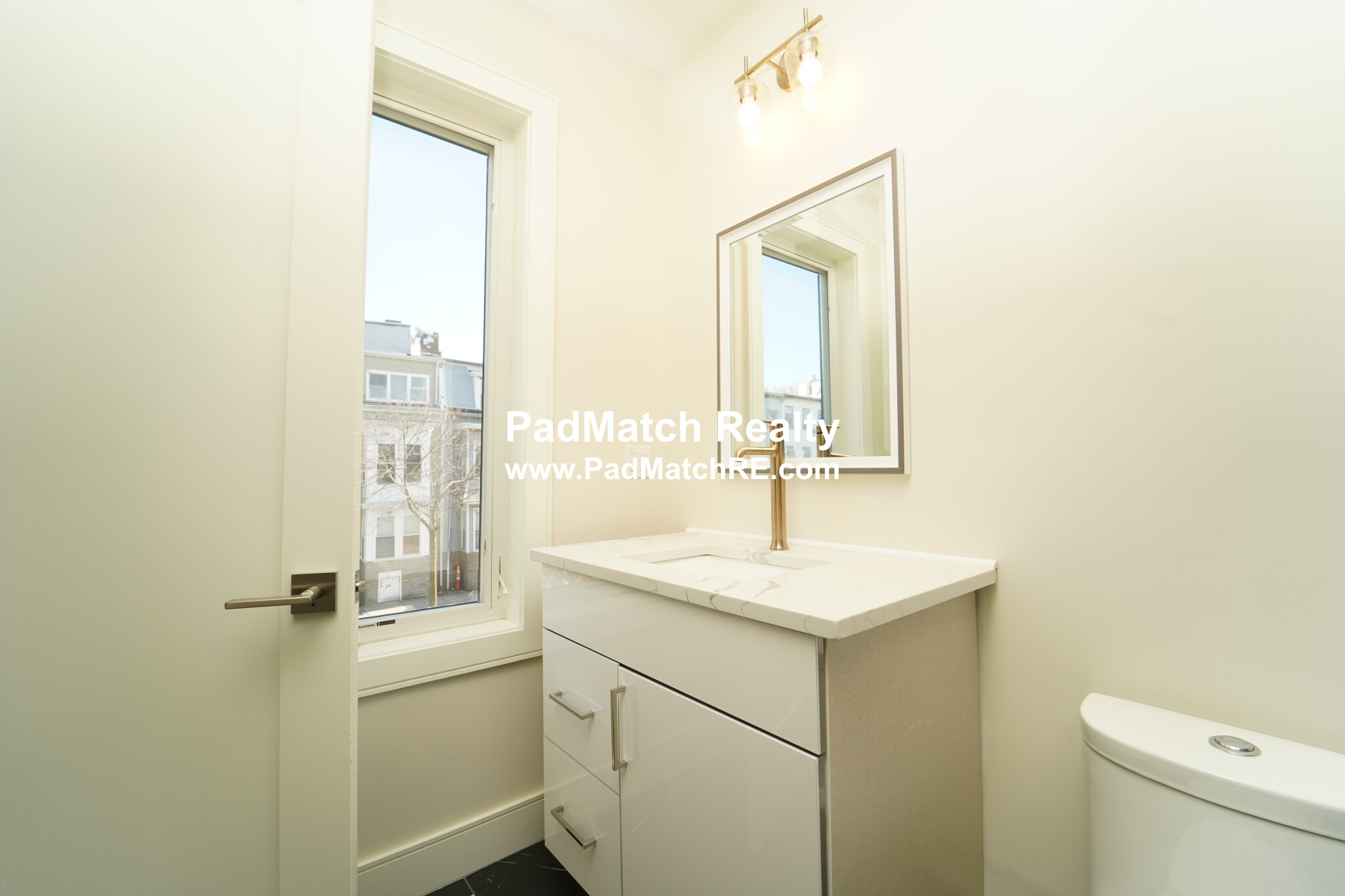 64 Chelsea St, East Boston