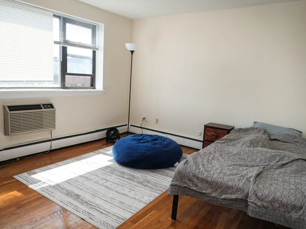1039 Commonwealth Ave, Allston