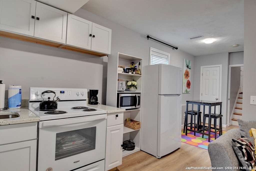 110 Apricot St, Webster Square