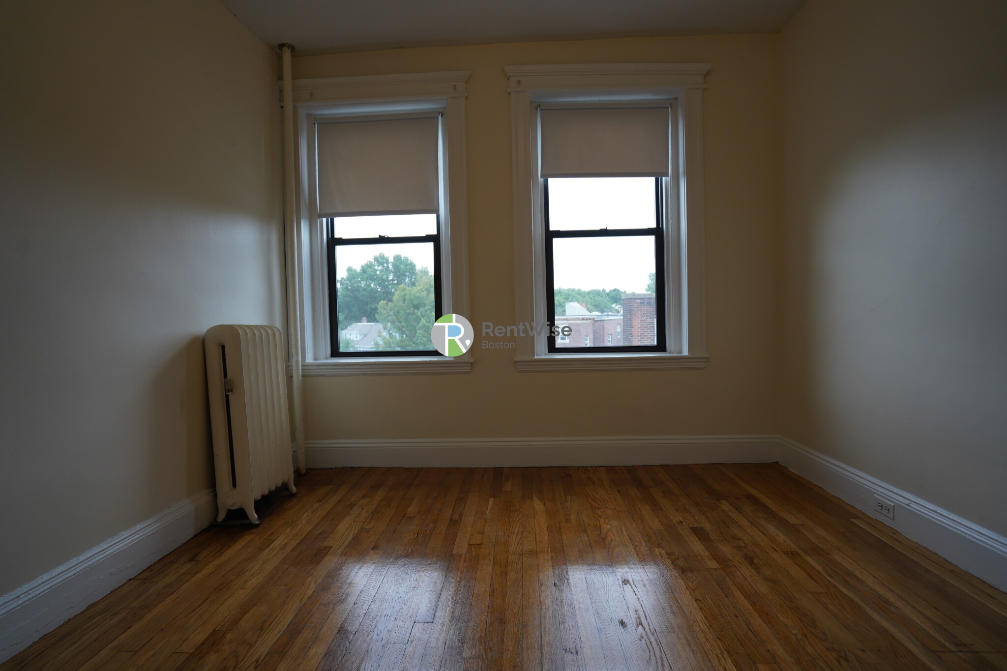 1144 Commonwealth Ave, North Brookline