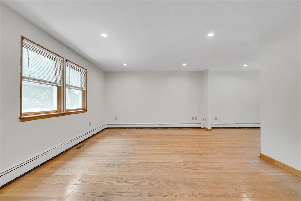 115 Rowe St, Auburndale