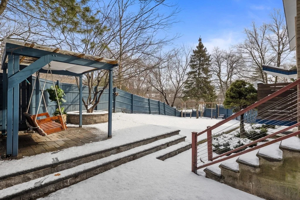 330 Cambridge St, Winchester