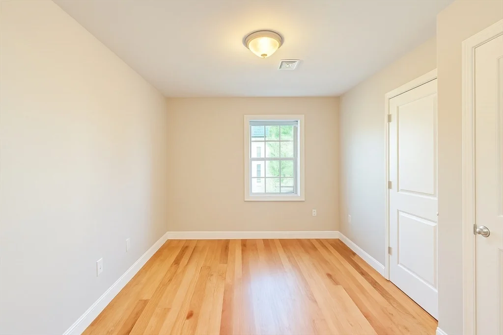 46 Wellington St, Waltham