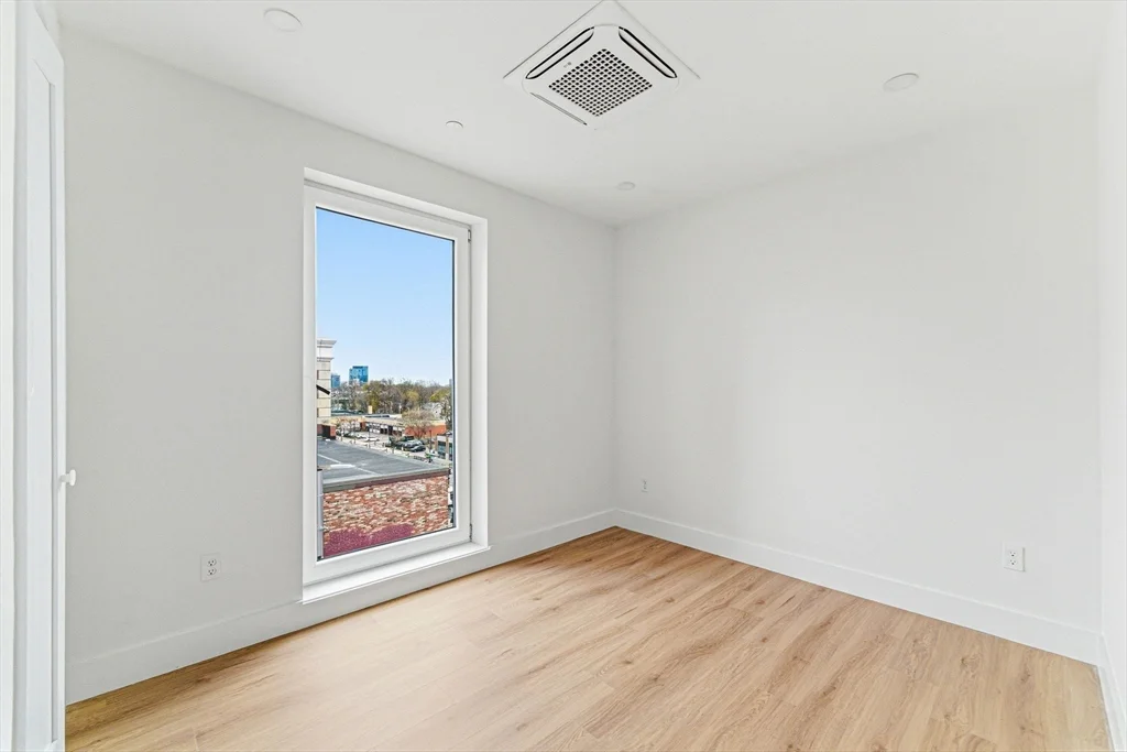 1035 Commonwealth Ave, Allston