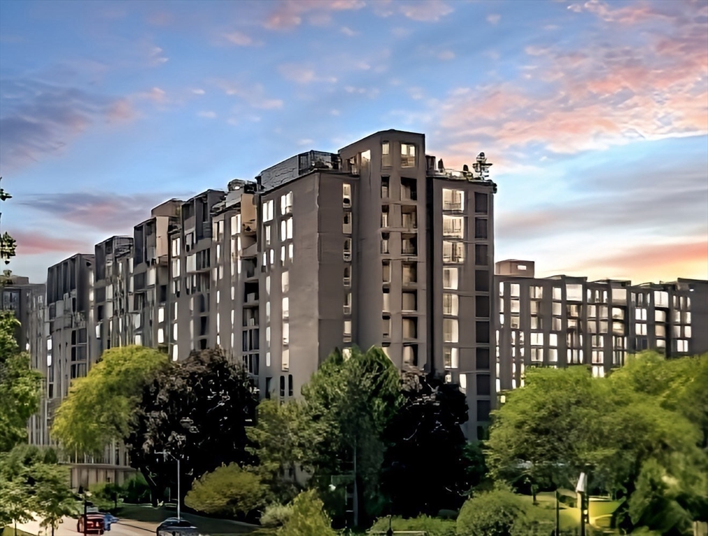 33 Pond Ave, Brookline Village