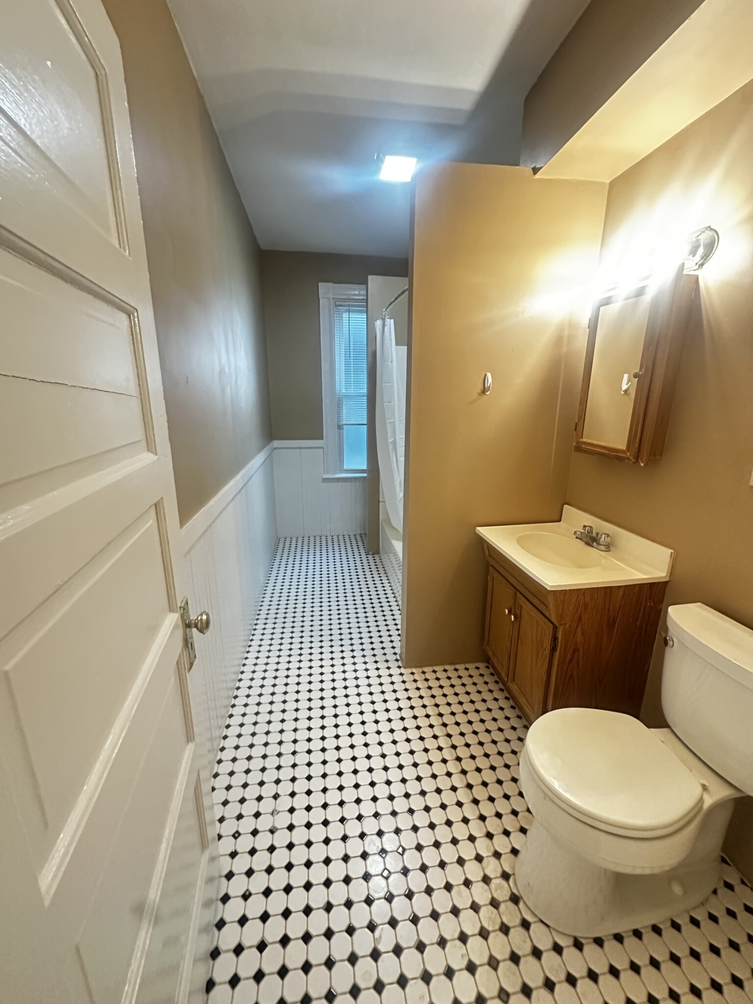 42 Calvin St, Ward Two