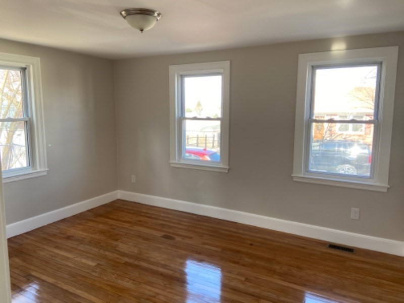 10 Bateman St, Roslindale