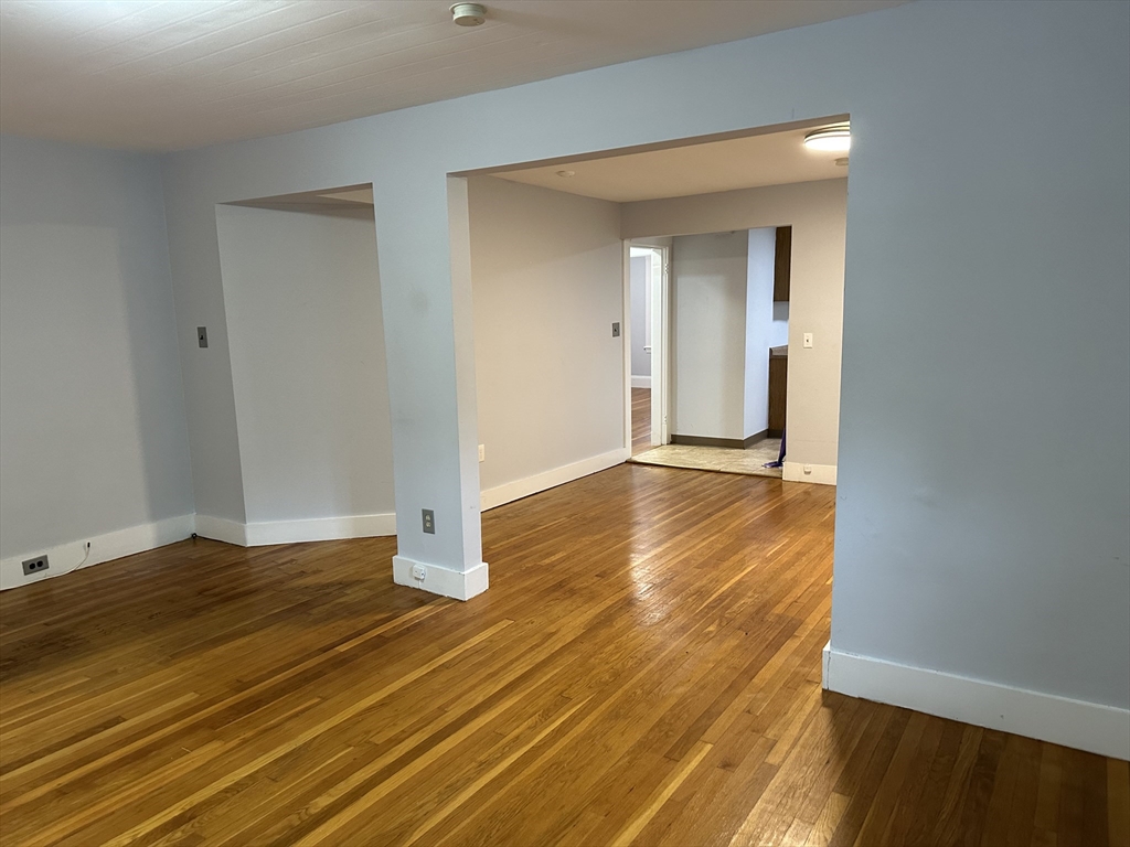 18 Symmes St, Roslindale