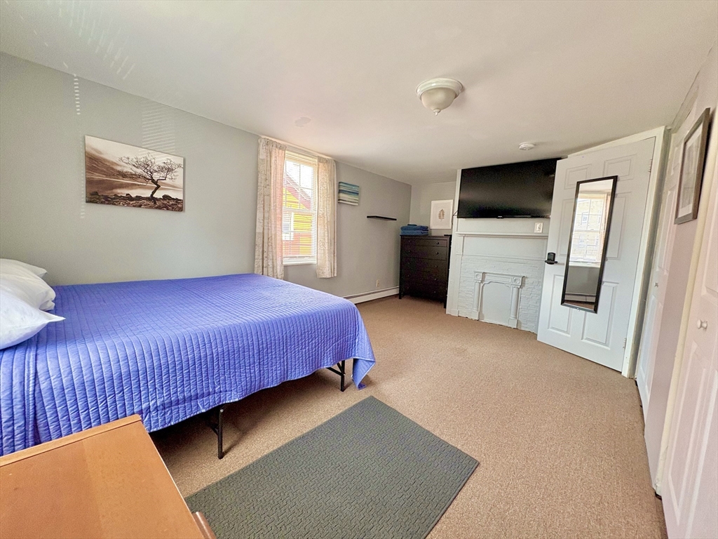 285 Roxbury St, Roxbury