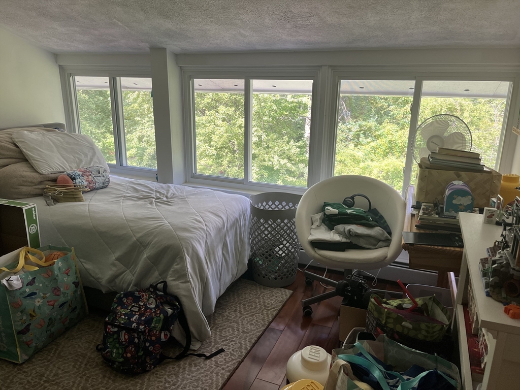 16 Foster Rd, Lexington