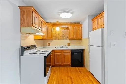 295 Main St, Reading