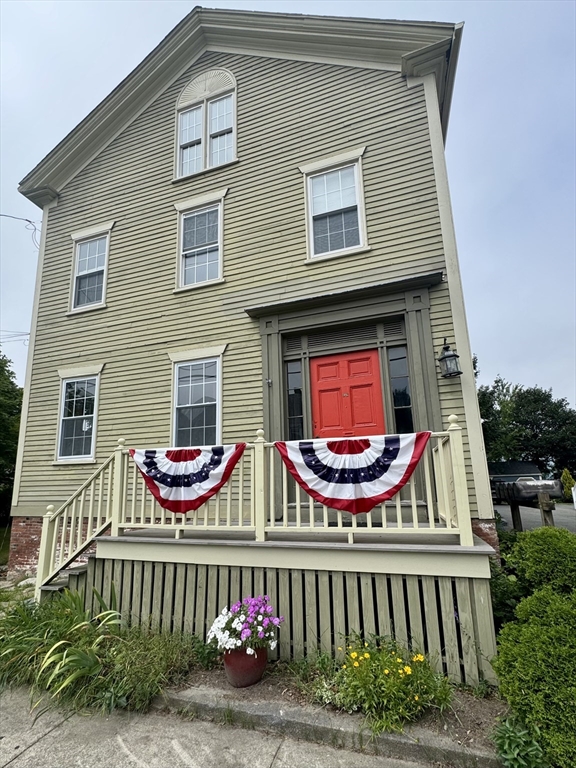 96 Main St, Fairhaven